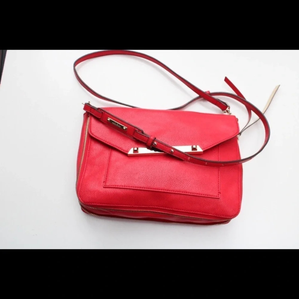 Stella & Dot cross bag